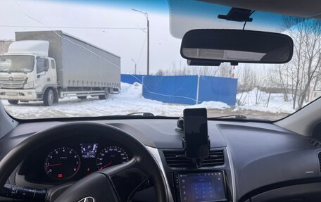 Hyundai Solaris II рестайлинг, 2013 год, 630 000 рублей, 9 фотография