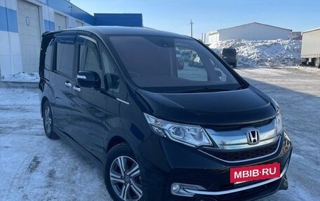 Honda Stepwgn IV, 2016 год, 1 950 000 рублей, 2 фотография