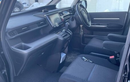 Honda Stepwgn IV, 2016 год, 1 950 000 рублей, 16 фотография