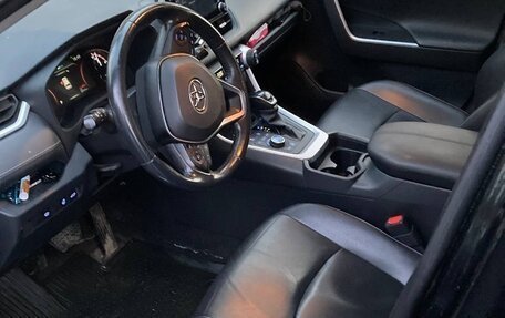 Toyota RAV4, 2020 год, 2 400 000 рублей, 6 фотография