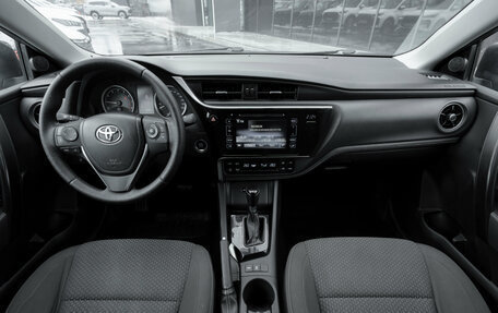 Toyota Corolla, 2017 год, 1 945 000 рублей, 8 фотография