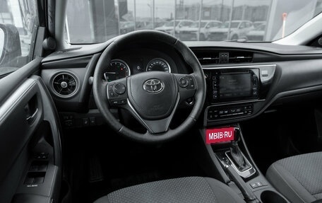 Toyota Corolla, 2017 год, 1 945 000 рублей, 7 фотография