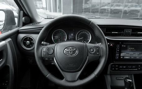 Toyota Corolla, 2017 год, 1 945 000 рублей, 10 фотография