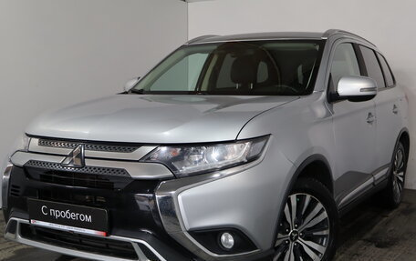 Mitsubishi Outlander III рестайлинг 3, 2019 год, 2 179 000 рублей, 3 фотография