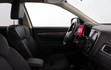 Mitsubishi Outlander III рестайлинг 3, 2019 год, 2 179 000 рублей, 12 фотография