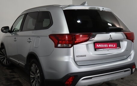 Mitsubishi Outlander III рестайлинг 3, 2019 год, 2 179 000 рублей, 6 фотография