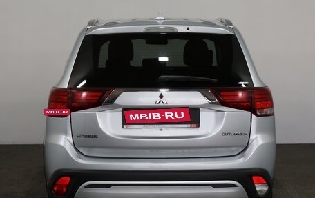 Mitsubishi Outlander III рестайлинг 3, 2019 год, 2 179 000 рублей, 5 фотография