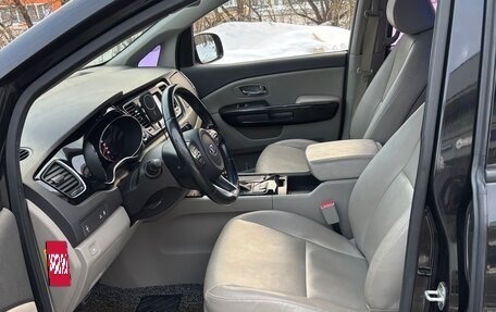 KIA Carnival III, 2017 год, 2 200 000 рублей, 10 фотография