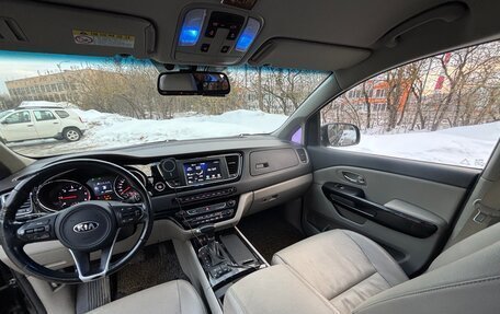 KIA Carnival III, 2017 год, 2 200 000 рублей, 19 фотография