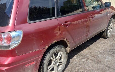 Mitsubishi Outlander III рестайлинг 3, 2003 год, 390 000 рублей, 3 фотография