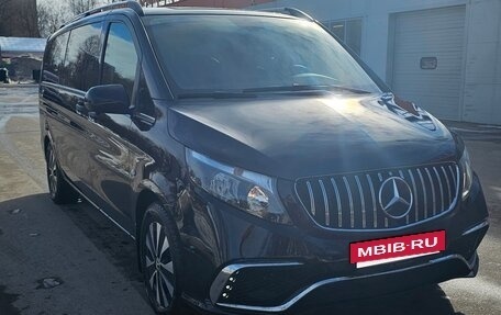 Mercedes-Benz Vito, 2024 год, 8 200 000 рублей, 3 фотография