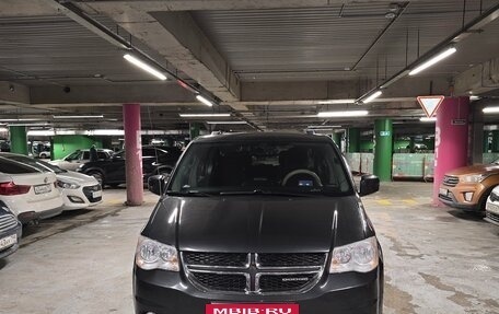 Dodge Caravan V, 2011 год, 1 680 000 рублей, 1 фотография