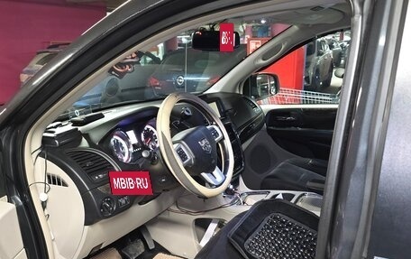 Dodge Caravan V, 2011 год, 1 680 000 рублей, 7 фотография