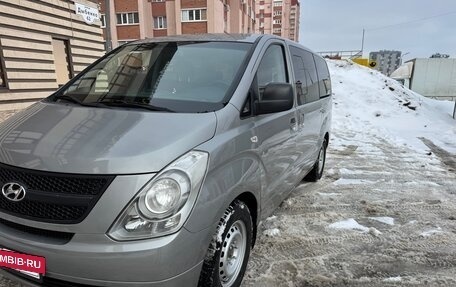 Hyundai Grand Starex Grand Starex I рестайлинг 2, 2011 год, 1 290 000 рублей, 2 фотография