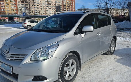 Toyota Verso I, 2012 год, 1 500 000 рублей, 2 фотография