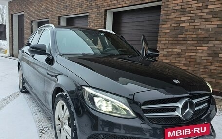 Mercedes-Benz C-Класс, 2017 год, 2 600 000 рублей, 2 фотография