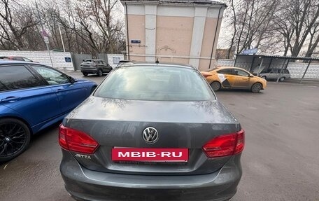Volkswagen Jetta VI, 2012 год, 1 100 000 рублей, 2 фотография