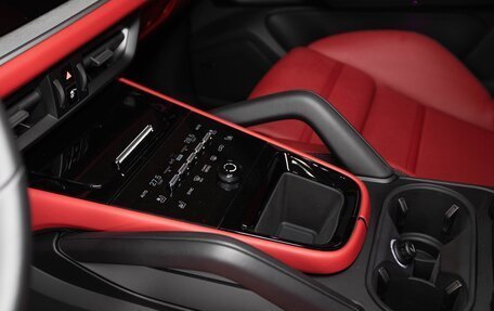 Porsche Cayenne III, 2024 год, 15 000 000 рублей, 16 фотография