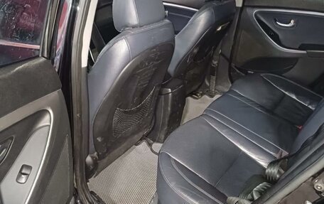 Hyundai Elantra V, 2012 год, 750 000 рублей, 14 фотография