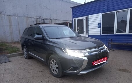 Mitsubishi Outlander III рестайлинг 3, 2018 год, 1 999 999 рублей, 3 фотография