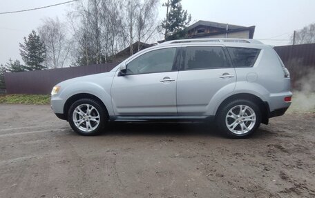 Mitsubishi Outlander III рестайлинг 3, 2010 год, 950 000 рублей, 2 фотография