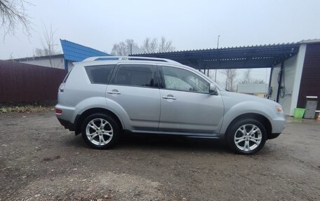 Mitsubishi Outlander III рестайлинг 3, 2010 год, 950 000 рублей, 4 фотография