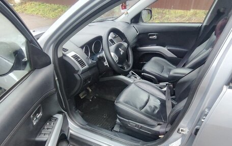 Mitsubishi Outlander III рестайлинг 3, 2010 год, 950 000 рублей, 7 фотография