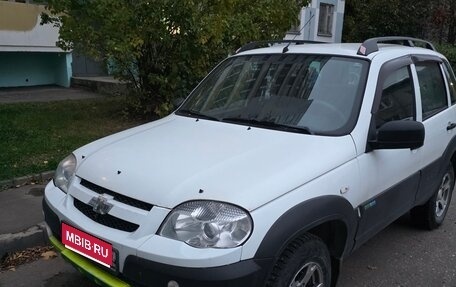 Chevrolet Niva I рестайлинг, 2015 год, 700 000 рублей, 1 фотография