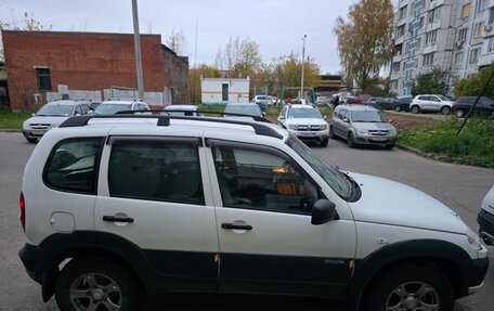 Chevrolet Niva I рестайлинг, 2015 год, 700 000 рублей, 4 фотография