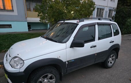 Chevrolet Niva I рестайлинг, 2015 год, 700 000 рублей, 2 фотография