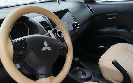 Mitsubishi Outlander III рестайлинг 3, 2010 год, 990 000 рублей, 7 фотография