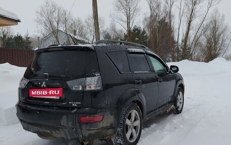 Mitsubishi Outlander III рестайлинг 3, 2010 год, 990 000 рублей, 3 фотография