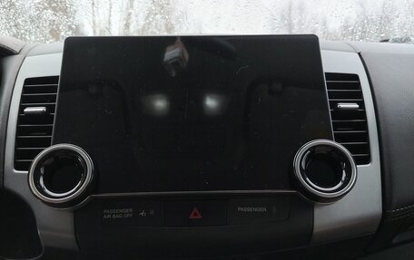 Mitsubishi Outlander III рестайлинг 3, 2010 год, 990 000 рублей, 10 фотография