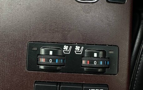 Toyota Crown Majesta, 2010 год, 1 100 000 рублей, 24 фотография