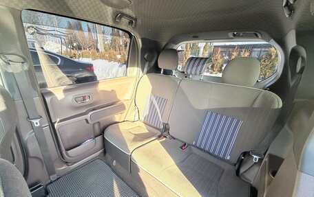 Toyota Spade, 2017 год, 1 400 000 рублей, 11 фотография