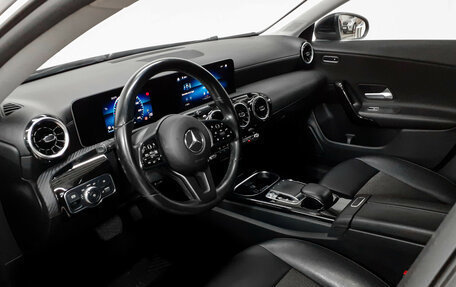 Mercedes-Benz CLA, 2019 год, 2 190 000 рублей, 7 фотография