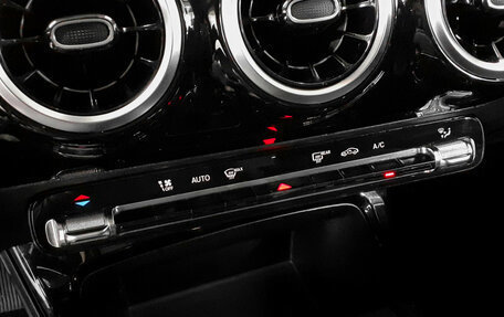 Mercedes-Benz CLA, 2019 год, 2 190 000 рублей, 18 фотография