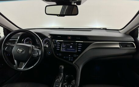 Toyota Camry, 2020 год, 2 750 000 рублей, 5 фотография