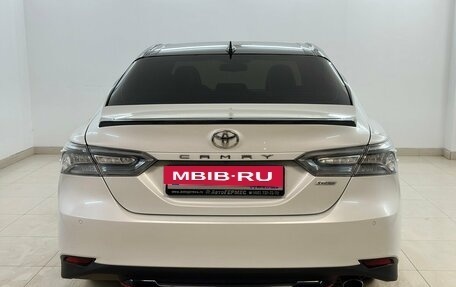 Toyota Camry, 2020 год, 2 750 000 рублей, 3 фотография