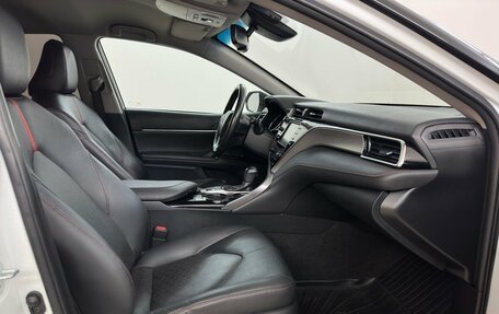 Toyota Camry, 2020 год, 2 750 000 рублей, 14 фотография