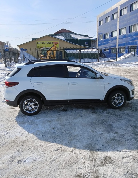 KIA Rio X-Line, 2019 год, 1 500 000 рублей, 2 фотография