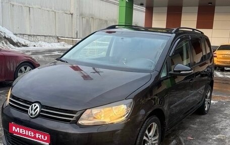 Volkswagen Touran III, 2012 год, 900 000 рублей, 1 фотография