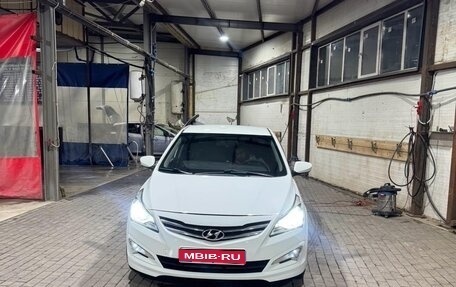 Hyundai Solaris II рестайлинг, 2014 год, 600 000 рублей, 1 фотография