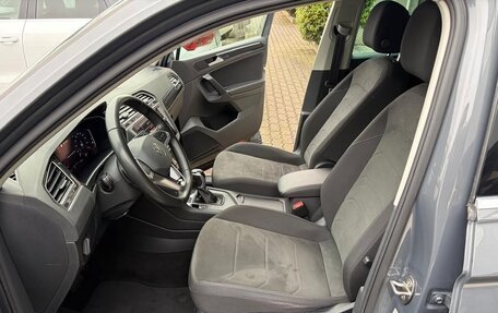 Volkswagen Tiguan II, 2022 год, 3 170 000 рублей, 6 фотография