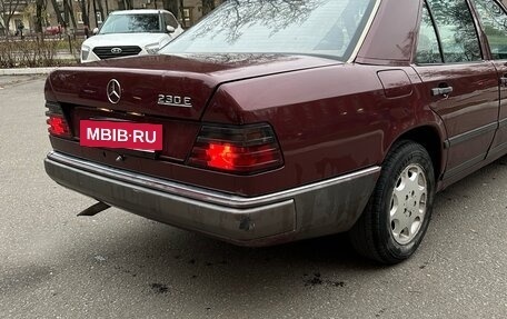 Mercedes-Benz E-Класс, 1992 год, 280 000 рублей, 5 фотография