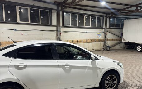 Hyundai Solaris II рестайлинг, 2014 год, 600 000 рублей, 5 фотография