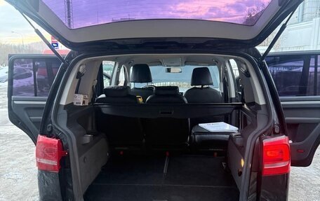 Volkswagen Touran III, 2012 год, 900 000 рублей, 10 фотография