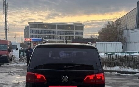 Volkswagen Touran III, 2012 год, 900 000 рублей, 5 фотография