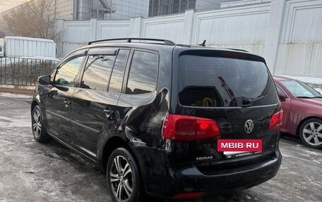 Volkswagen Touran III, 2012 год, 900 000 рублей, 3 фотография
