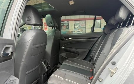 Volkswagen Golf VII, 2021 год, 2 000 000 рублей, 11 фотография